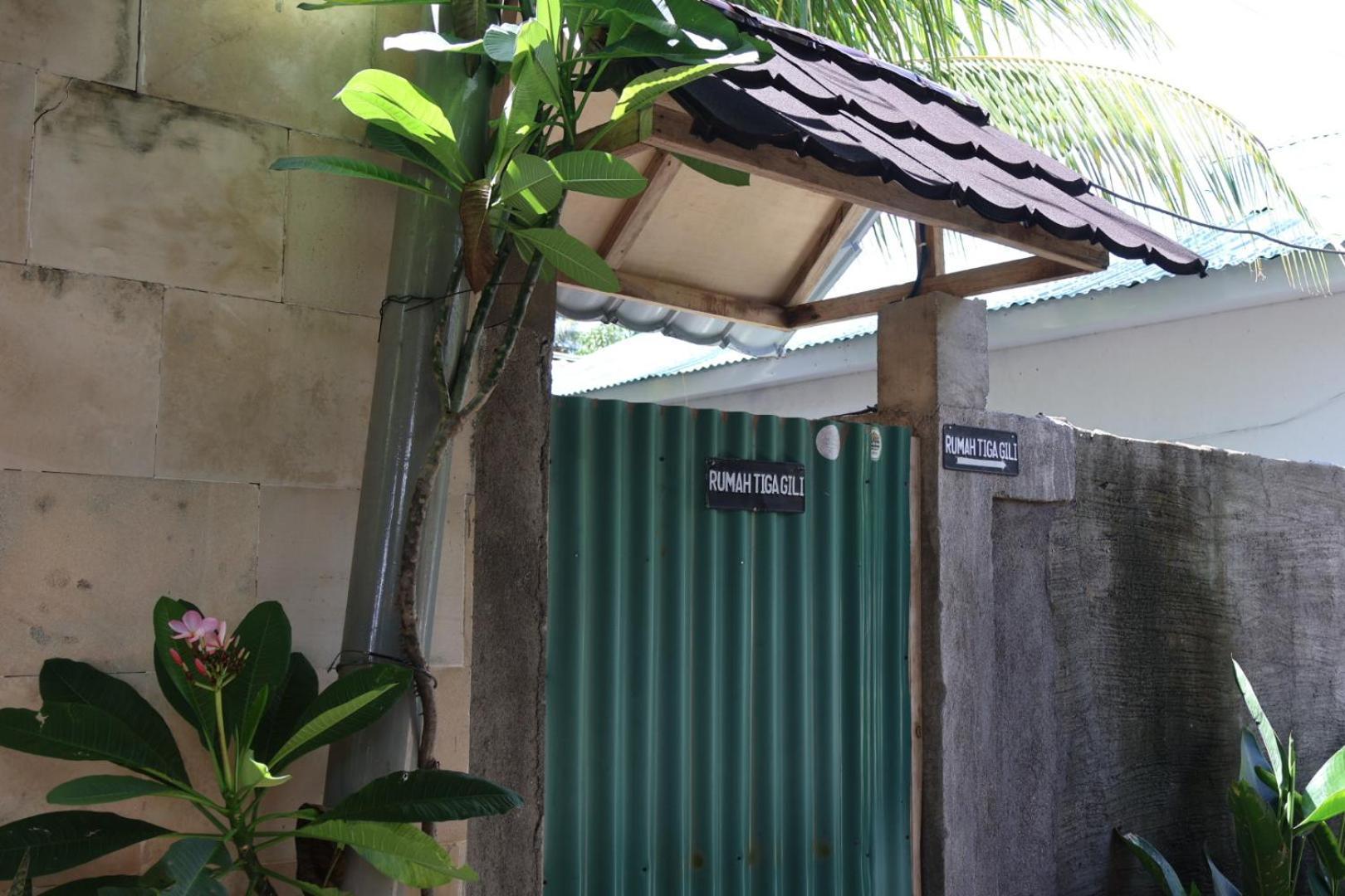 Rumah Tiga Gili Gili Air Exterior photo